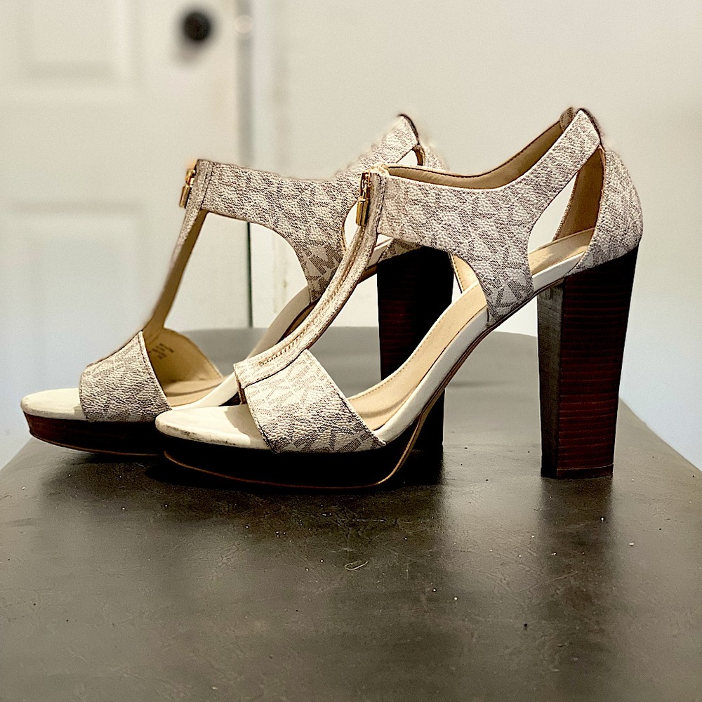 MICHAEL KORS HEELS 💫